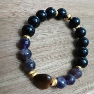 Elegant Black and Purple Beaded Bracelet